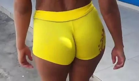 אריאל איי בשירותים. סרטים לצפייה ישירה כחולים חינם