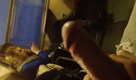 נשים סרטי סקס חינם לצפייה ישירה עם כובע רטוב.