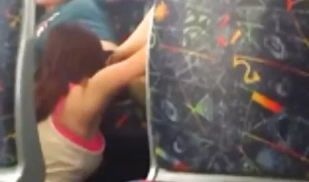 בלונדינית קטנה מוצצת סרטים לצפייה ישירה בחינם סקס לחבר חדש.