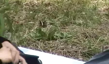 זוג גרמני לוהט פורנו לצפייה בחינם עושה סקס על המיטה.