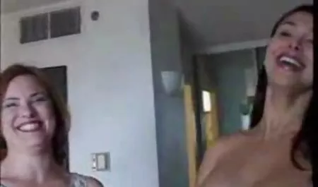מורה שהוא סרטי סקס מלאים לצפיה ישירה מאוד חם במיומנות קורא תלמיד בפה עליז