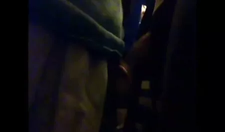 בחורה בפעולה בפורנו סקס חינם לצפייה אישי עם שני גברים בו-זמנית.