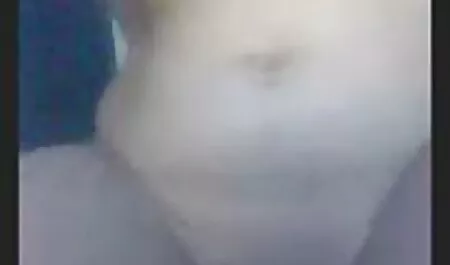 ילדה מתוקה סקסלצפייה עם זנב סוס פרא זיין על ידי גבר רוסי
