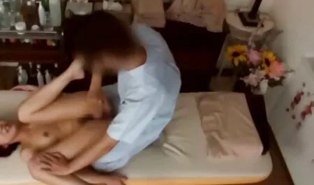 לטיסיה מתה על פורנו נשים מבוגרות מוצצות לצפיה חינם הכביש כי handjubnya