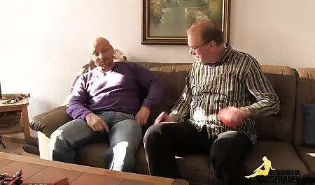 סקס פעיל של צפיה בסרטי סקס חינם זוג צעיר על המרפסת.