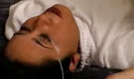 אליס סקסלצפייה במדרגות.